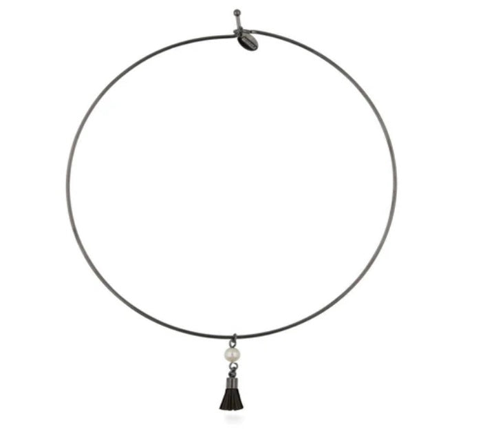 Tassel Imitation Pearl Choker in Black-Tone