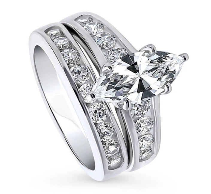 Solitaire 1.6ct Marquise CZ Statement Ring Set in Sterling Silver