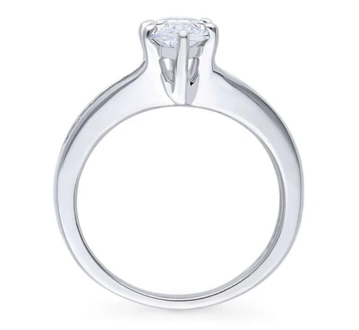 Solitaire 1.6ct Marquise CZ Ring in Sterling Silver