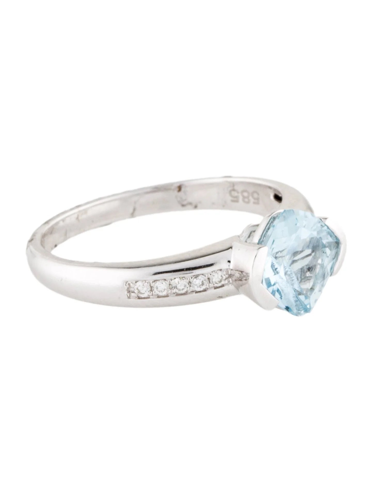 14K Aquamarine & Diamond Ring