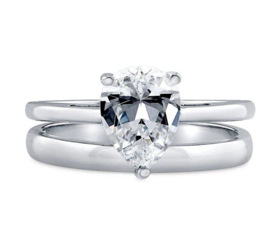 Solitaire 1.8ct Pear CZ Ring Set in Sterling Silver